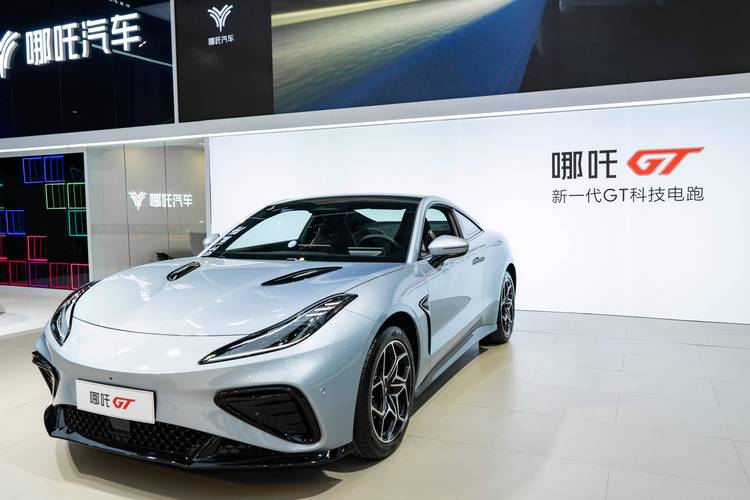 佛山顺德区展信同企业管理咨询哪吒汽车在智能汽车领域的表现，领途汽车在新能源汽车市场中的影响力